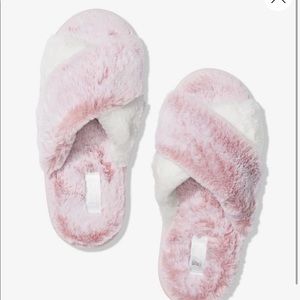 PINK CROSSOVER FAUX FUR SLIPPERS